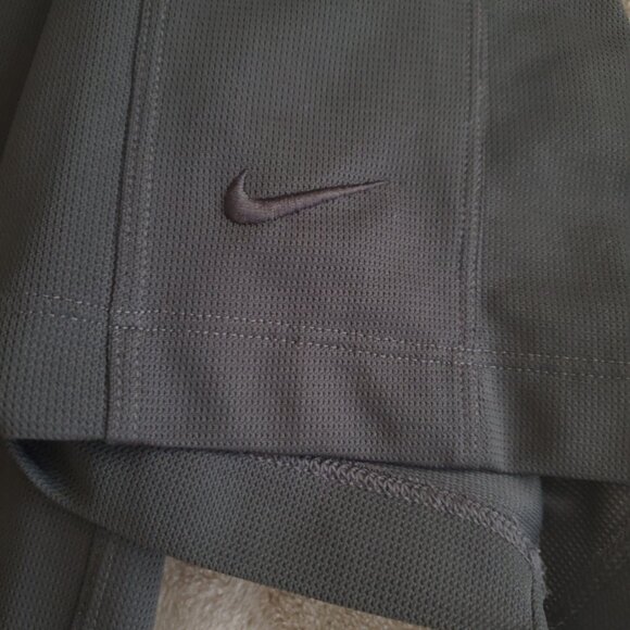 Nike Men's Charcoal Gray Polo Style Golf Shirt with Delta Launch Logo, Size XXL - Picture 11 of 11